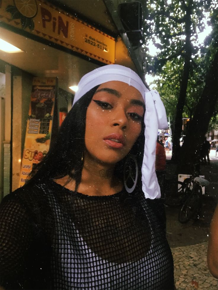 Collection d'Accessoires de Tête et Casque Audio : Style, Confort et Son